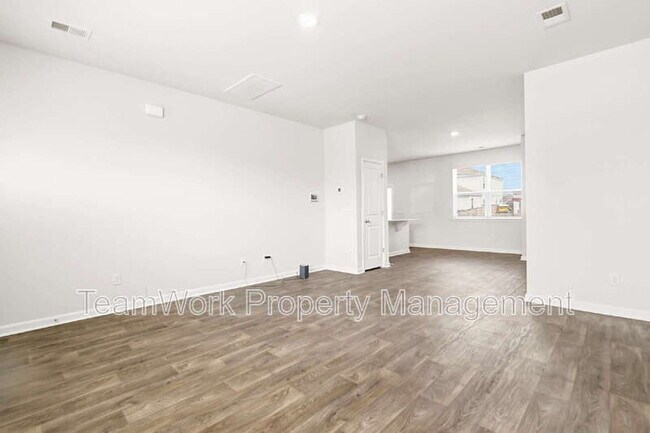 Foto del edificio - 806 Lilyford Ln