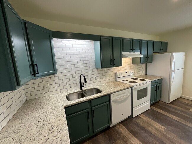 Building Photo - 2914 Montvale Rd