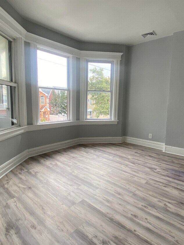 73 Pearsall Ave, Jersey City, NJ 07305 House Rental in Jersey City