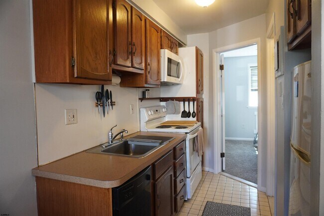 Building Photo - 9600 Amherst Ave