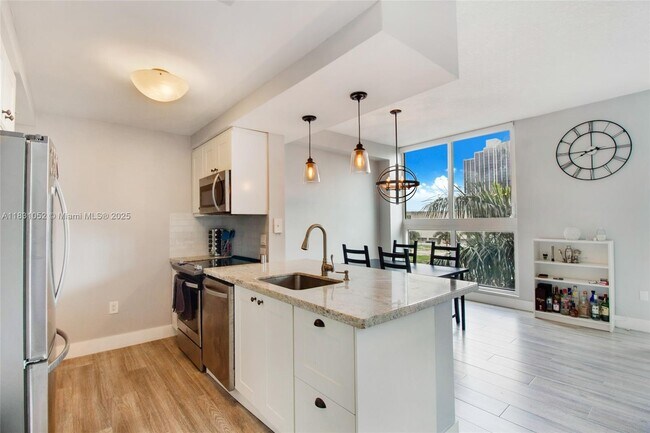 Foto del edificio - 275 NE 18th St