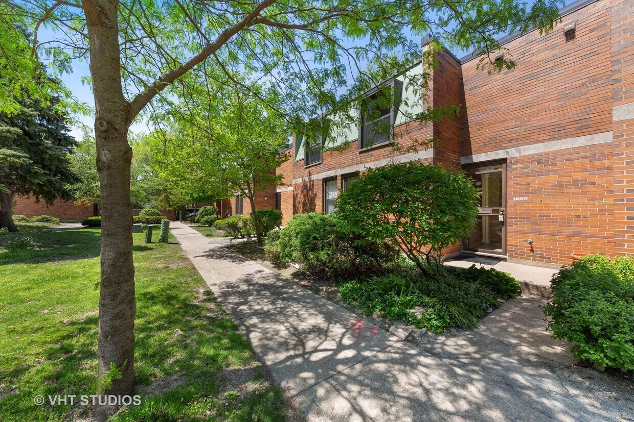Primary Photo - 1252 W Westgate Terrace