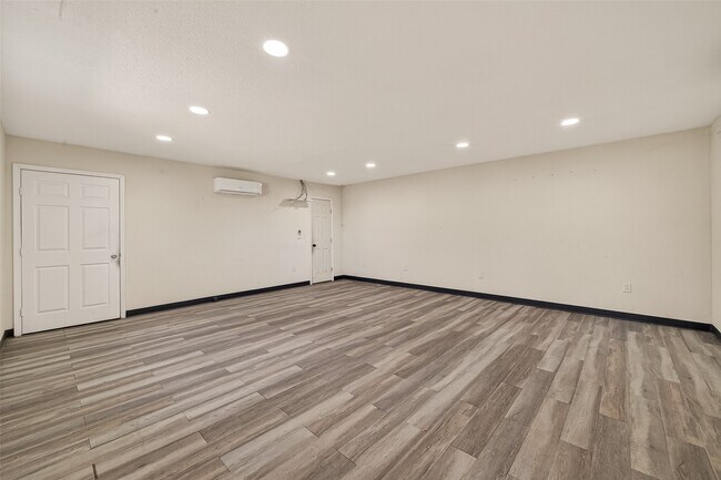 Foto del edificio - 6203 Gessner Rd