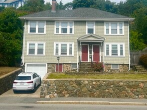 Building Photo - 584 Humphrey St