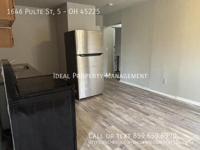 Building Photo - 1646 Pulte St