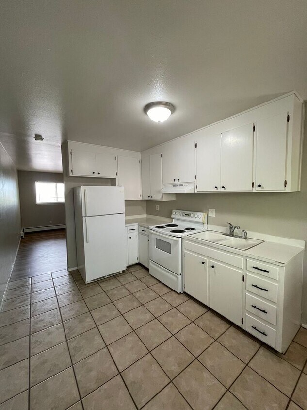 Primary Photo - Great 2 Bed 1 Bath Minutes from Old Colora...