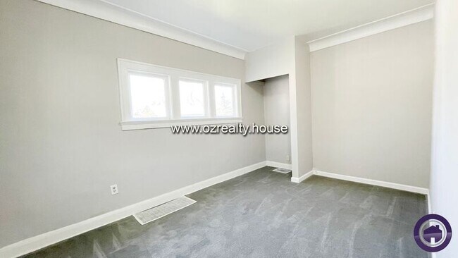 Foto del edificio - 3430 Maple St