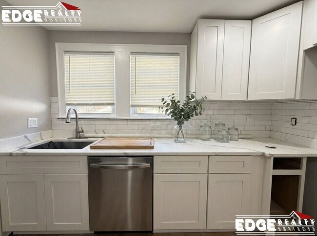 Building Photo - 2 Portina Rd