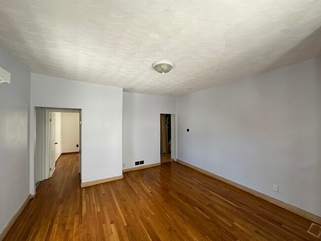 Foto del edificio - 47 Gould Ave