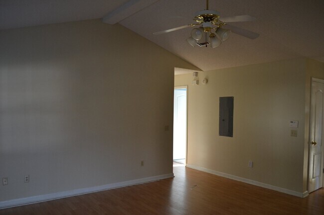 Foto del edificio - Home For Rent