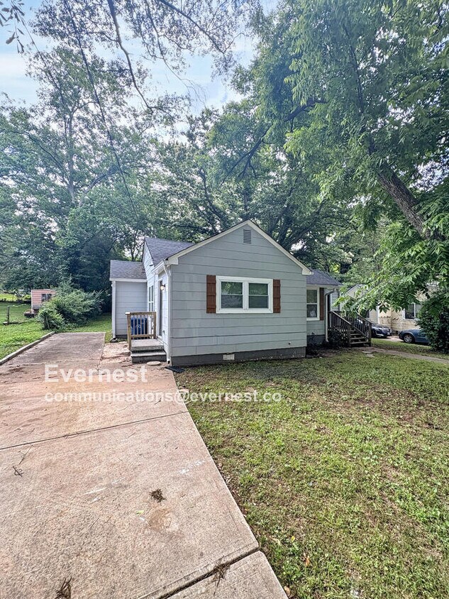 Foto principal - 2228 Jernigan Dr SE