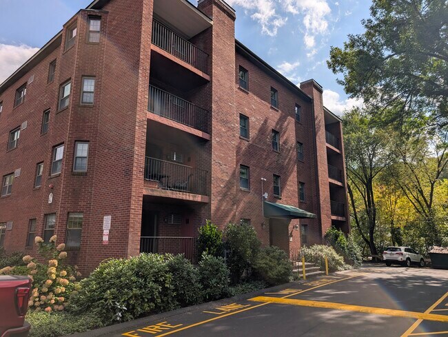 Photo - 16 Winter St Apartment