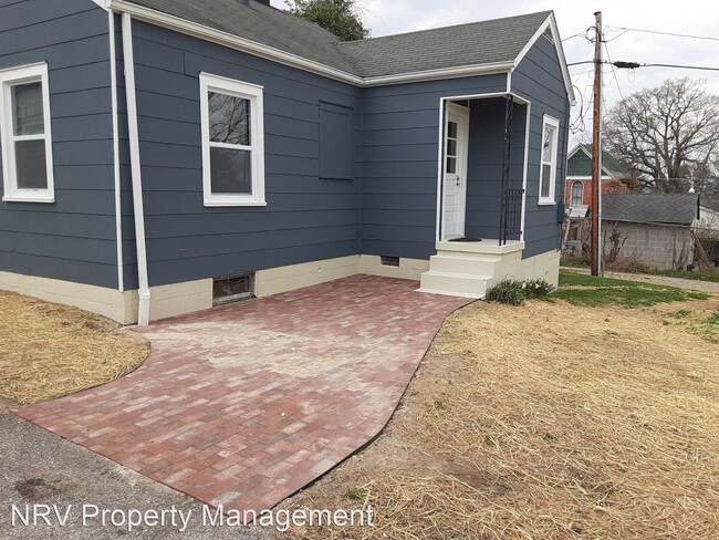 Building Photo - 2 br, 1 bath House - 301 6th Ave.