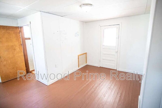 Building Photo - 901-903 Coleman Ave