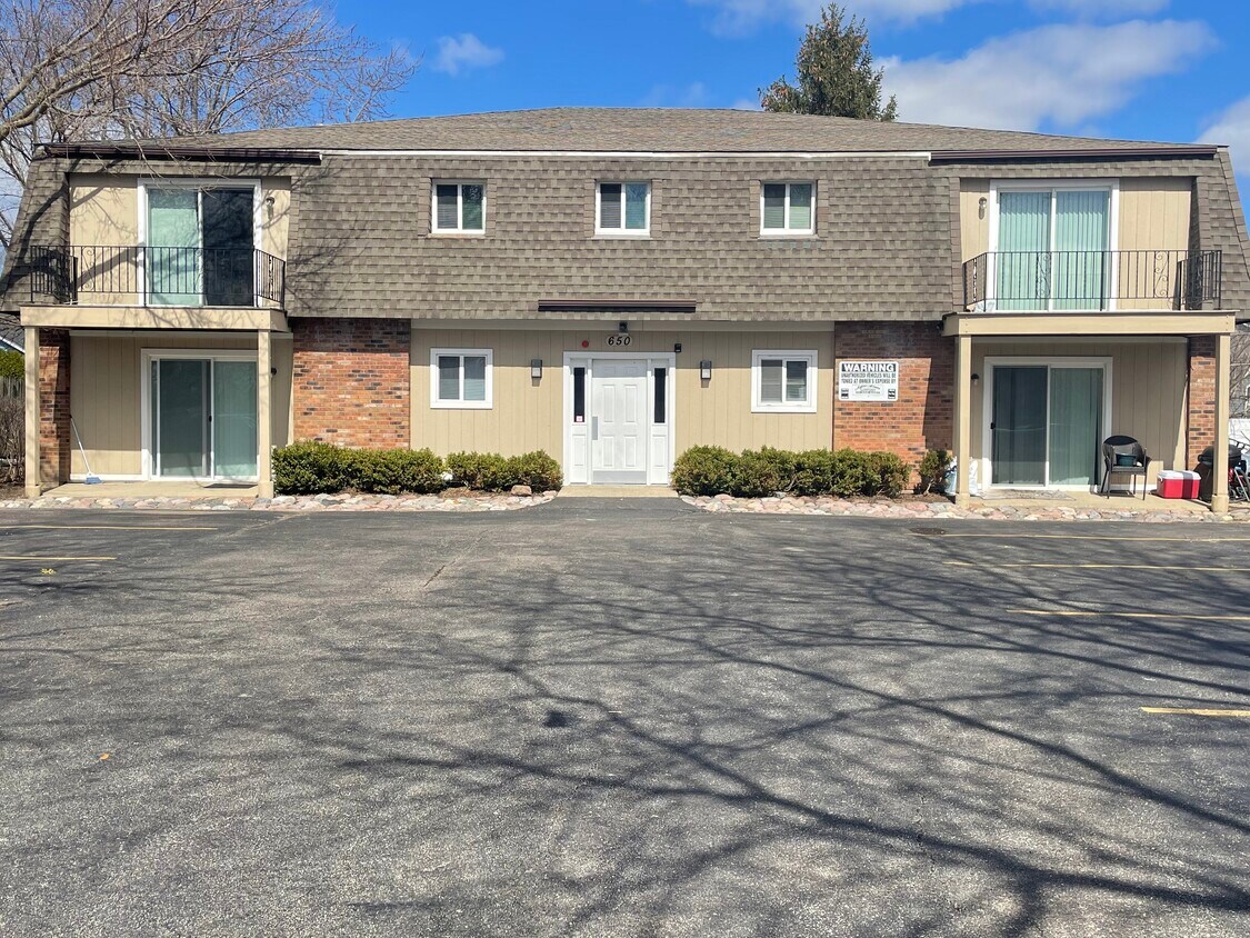 650 Westmoreland Dr Unit 204, Vernon Hills, IL 60061 650 Westmoreland