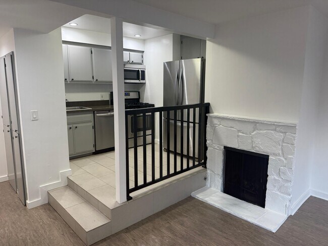 Foto del edificio - 9910 Robbins Dr