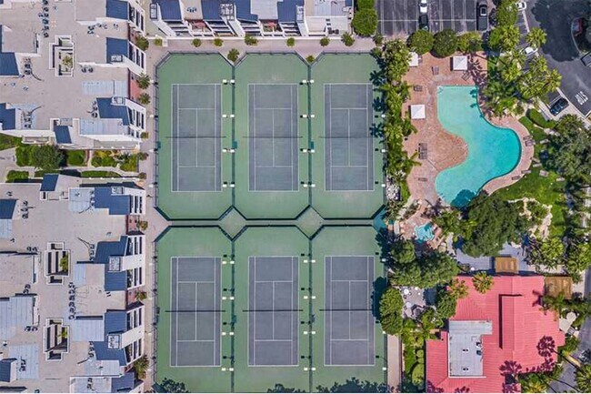 Foto del edificio - 5525 Canoga Ave