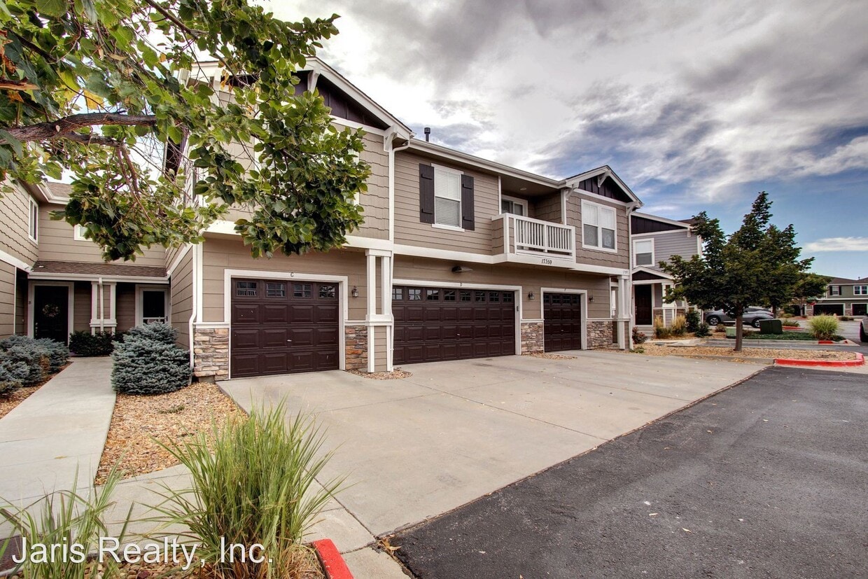 3 br, 2.5 bath House 17359 Waterhouse Ci... House Rental in Parker