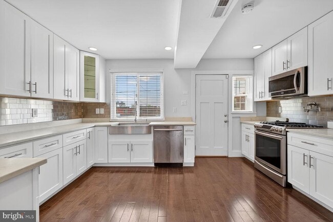 Building Photo - 2218 16th St NE