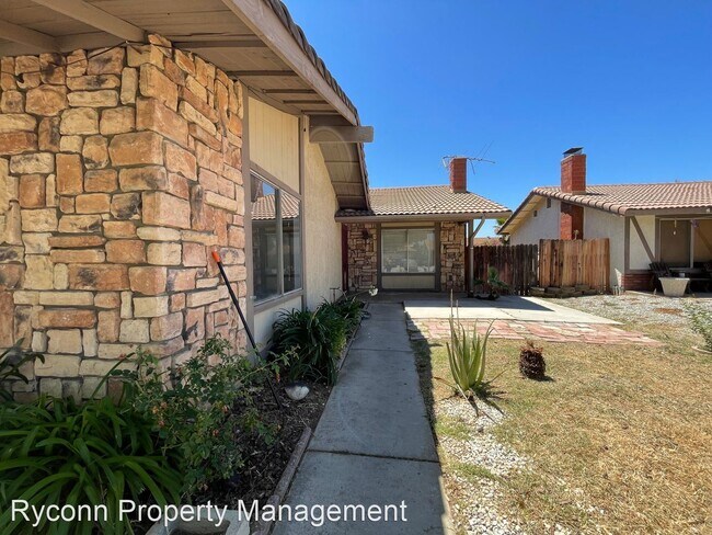 Building Photo - 4 br, 2 bath House - 12701 Valley Meadows