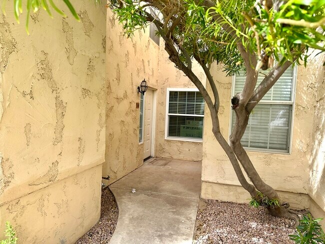 Building Photo - Welcome to this charming 2-bedroom, 2-bath condo in a gated Ventana Condominiums