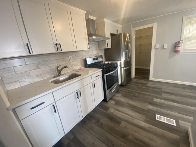 Foto del edificio - 3410 Farragut Ave