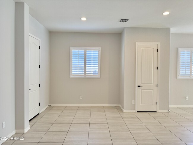 Foto del edificio - 337 W Glacier Bay Dr