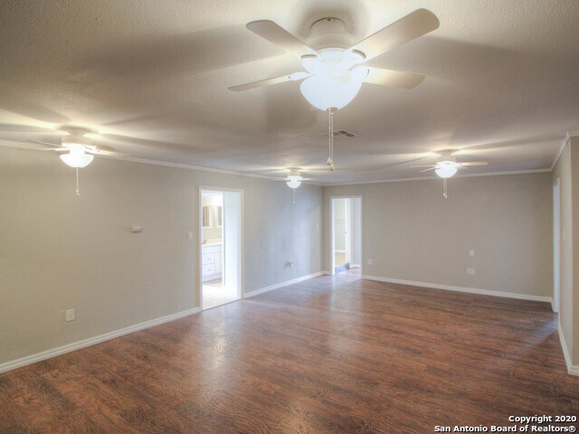 Foto del edificio - 6888 Montgomery Dr