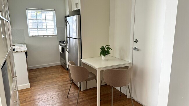 Foto del edificio - Beachgardens Condo - Unit 8