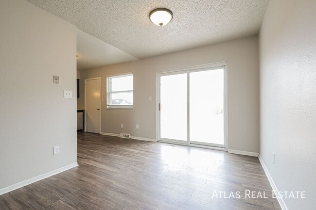 Foto del edificio - 10290 Benton St