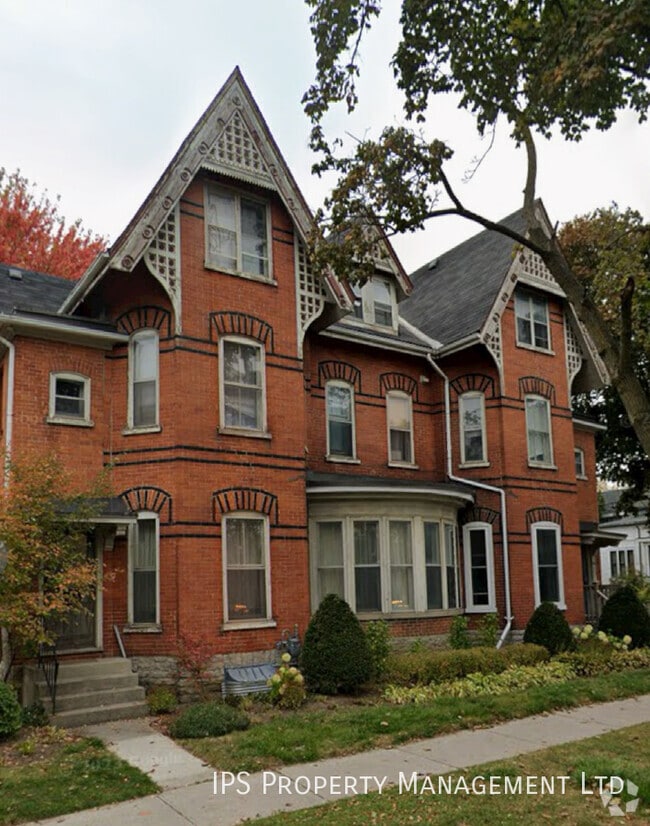 Building Photo - 114 Bridge St E