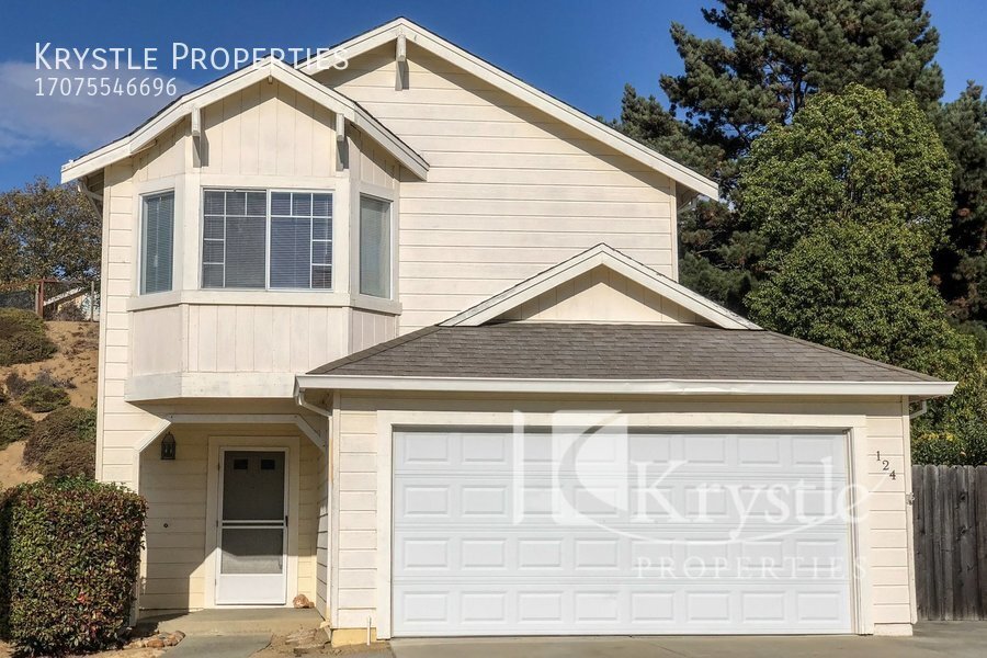 Foto principal - Nice Glen Cove home on quiet court