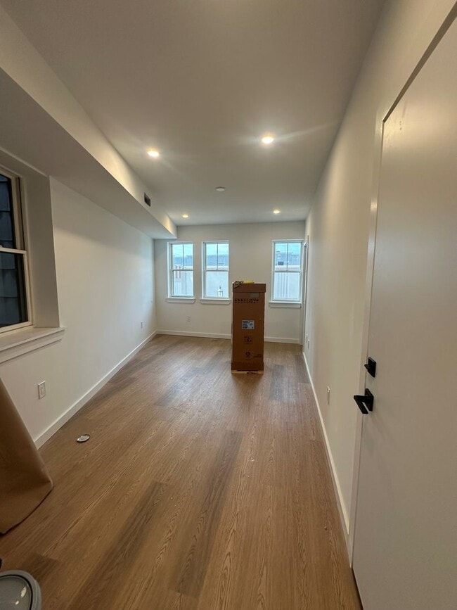 Building Photo - Welcome to the Oswalds Place Apartments!