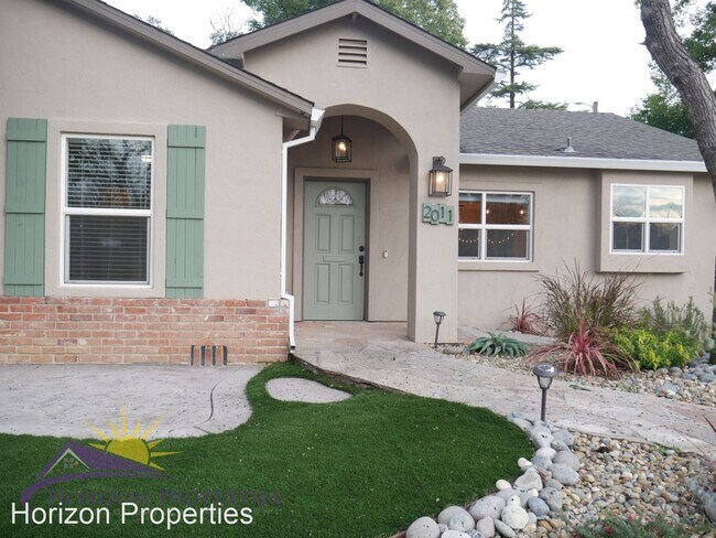 Foto del edificio - 3 br, 2 bath House - 2011 56th St