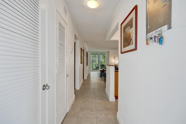 Photo - 1040 SE 4th Ave Apartment