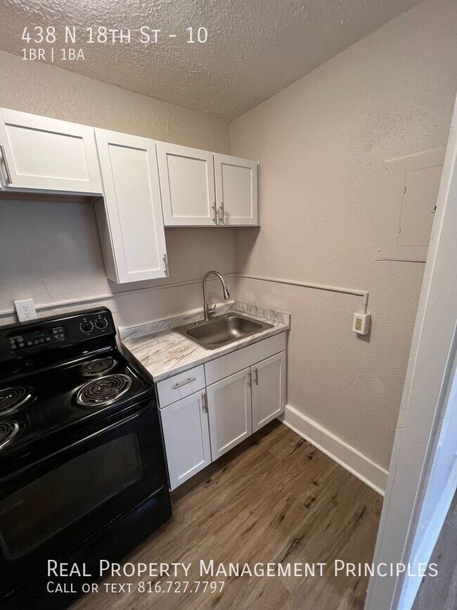 Building Photo - ***MOVE-IN SPECIAL*** Pet Friendly - Compl...