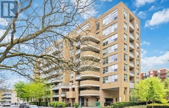Building Photo - 245-LP245 Davisville Ave