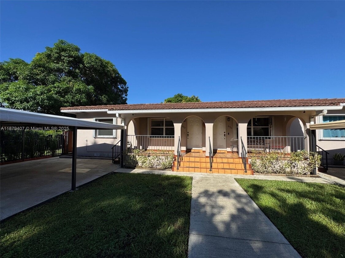 Foto principal - 632 SW 33rd Ave