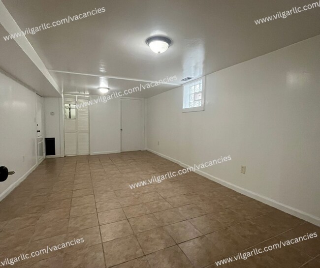 Building Photo - 1677 W 14th Ave