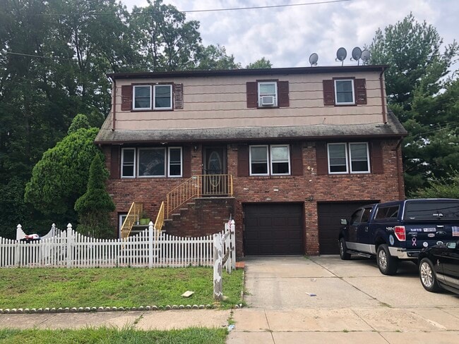 Building Photo - 67 Bertolotto Ave