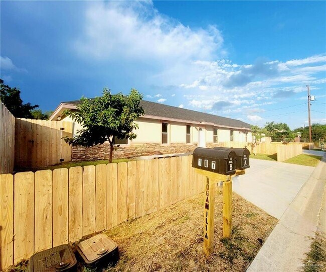 Building Photo - 107 TX-107