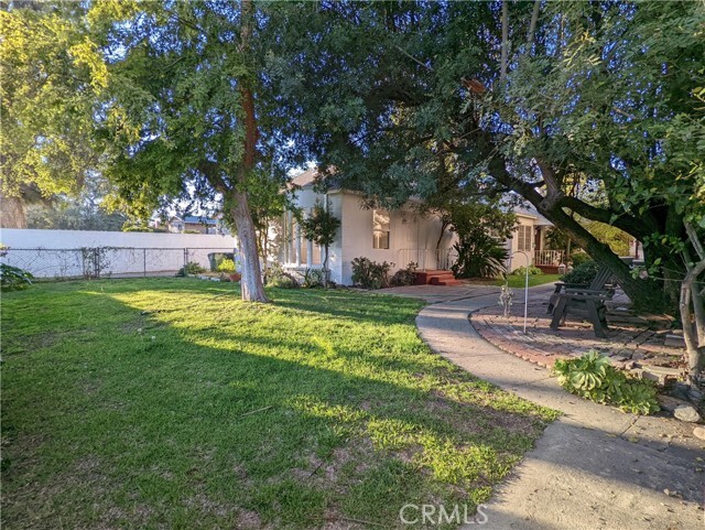 Foto principal - 10929 Whipple St