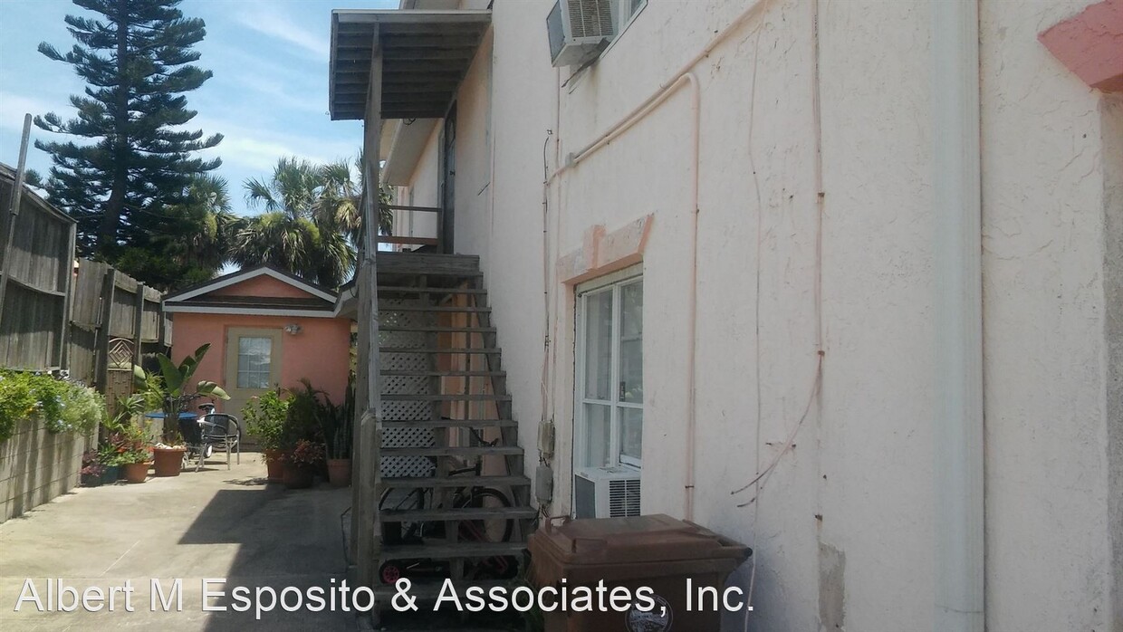 Foto principal - 209 S 2nd St