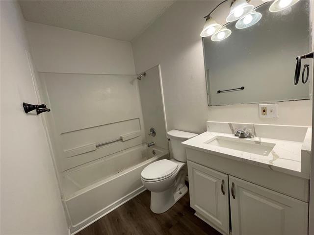 Foto del edificio - 5320 Carver Dr