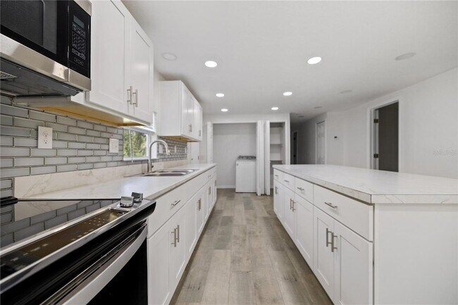 Building Photo - 3809 Jerry Smith Rd