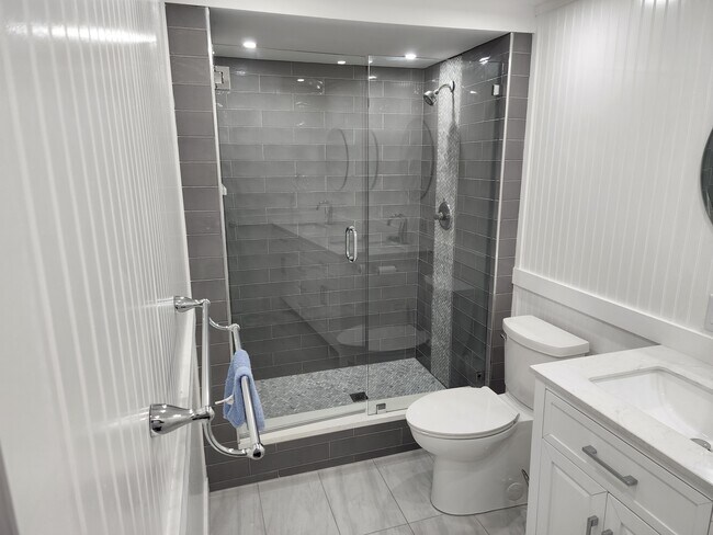 Master bath - 227 Old Meadow Way
