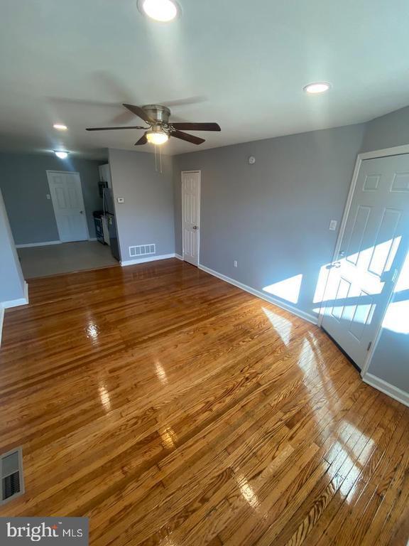 Building Photo - 5324 N Marvine St