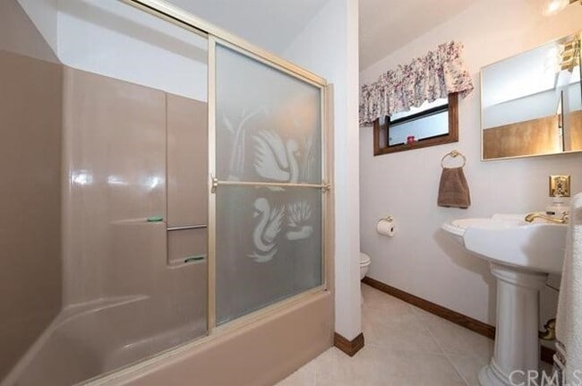 Building Photo - 652 Arbula Dr