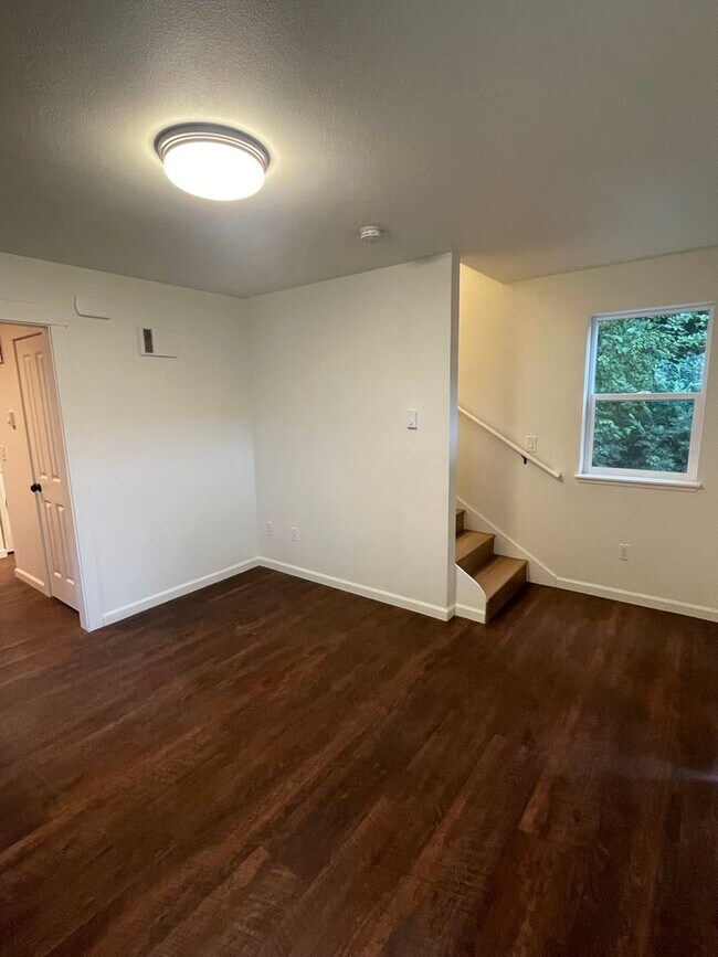 Foto del edificio - Recently renovated two-story home!