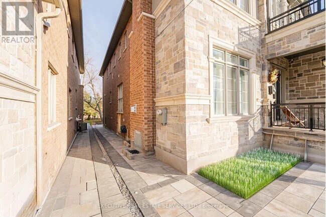 Photo du bâtiment - 337 Centennial Rd